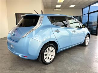 2017 Nissan Leaf - Thumbnail