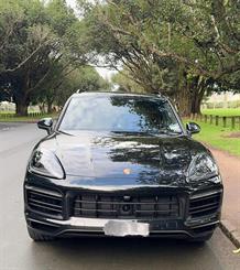 2023 Porsche Cayenne - Thumbnail